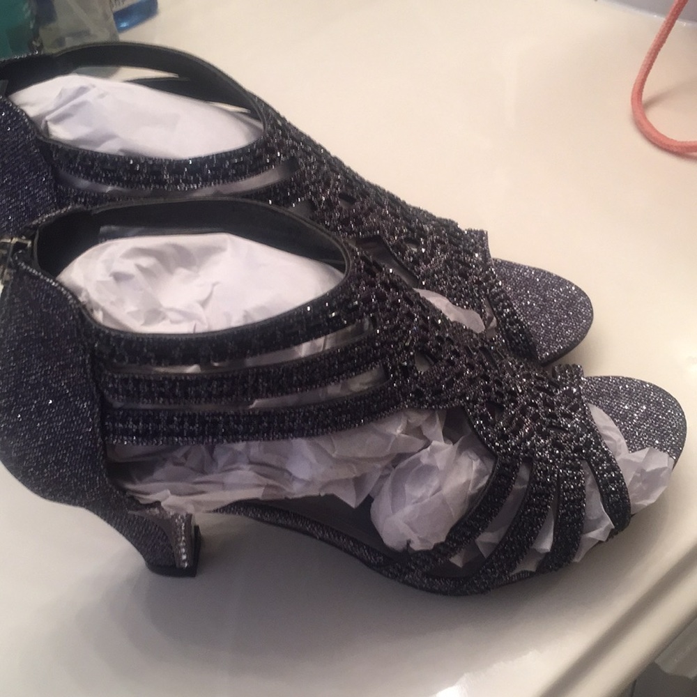 Shoes - Picture 3 of 3